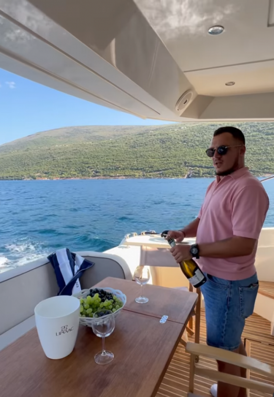 Anđela i Gastoz na jahti